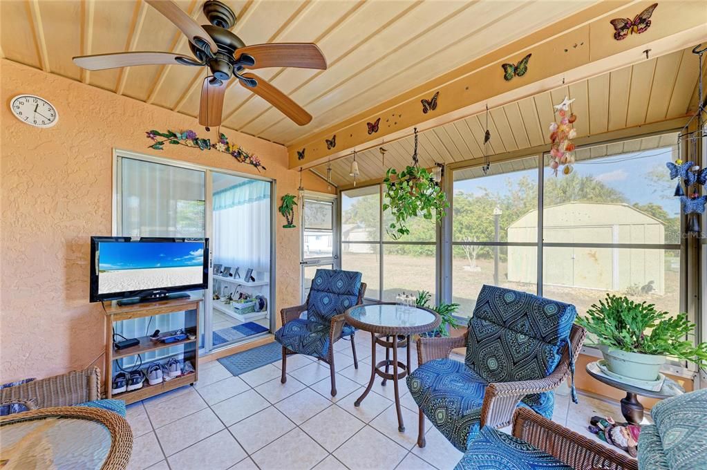 На продажу: $220,000 (2 спален, 2 ванн, 1176 Квадратных фут)