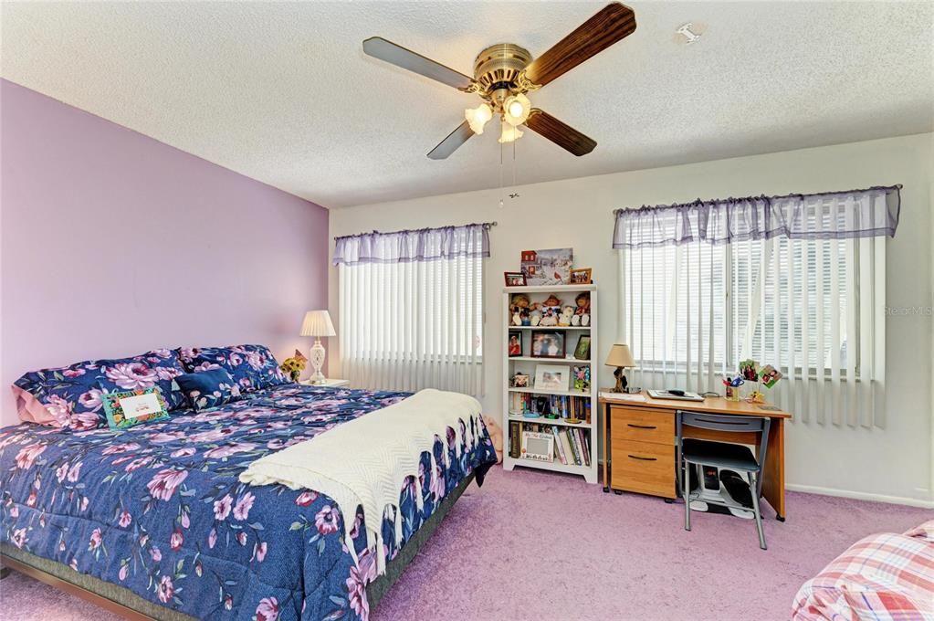 На продажу: $220,000 (2 спален, 2 ванн, 1176 Квадратных фут)