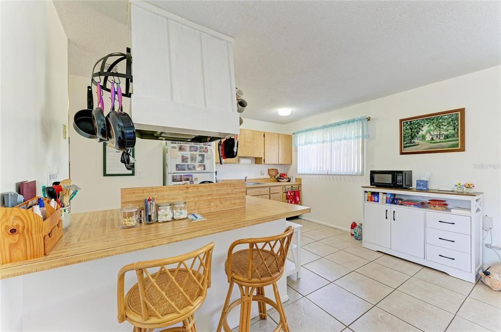 На продажу: $220,000 (2 спален, 2 ванн, 1176 Квадратных фут)