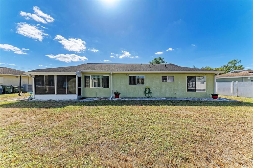 На продажу: $220,000 (2 спален, 2 ванн, 1176 Квадратных фут)