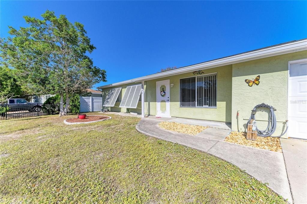 На продажу: $220,000 (2 спален, 2 ванн, 1176 Квадратных фут)