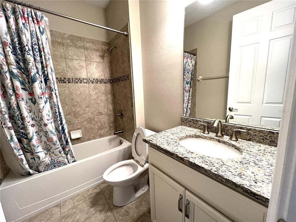 For Sale: $550,000 (3 beds, 2 baths, 1984 Square Feet)