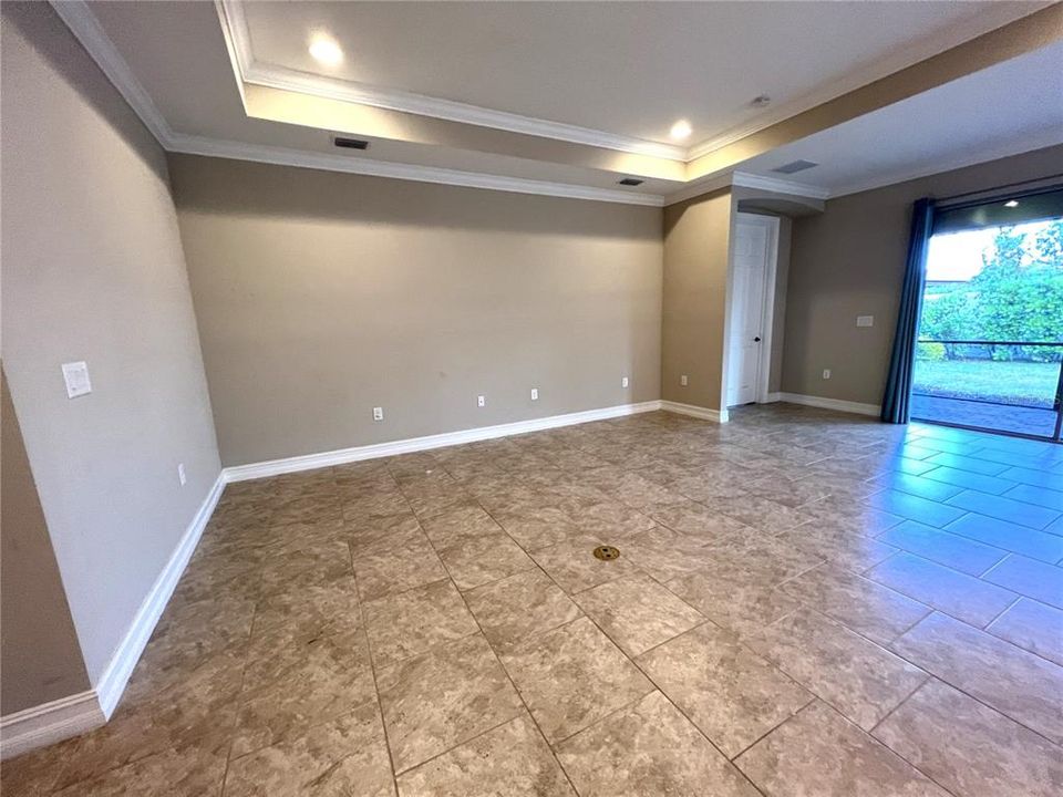 For Sale: $550,000 (3 beds, 2 baths, 1984 Square Feet)