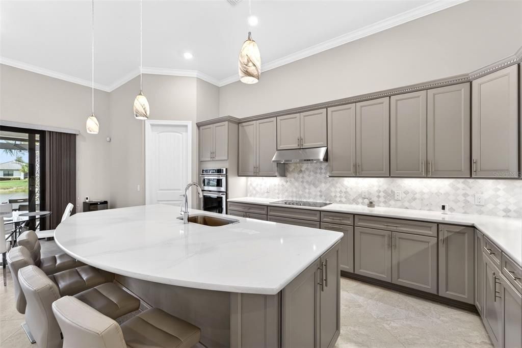 For Sale: $950,000 (3 beds, 3 baths, 2885 Square Feet)