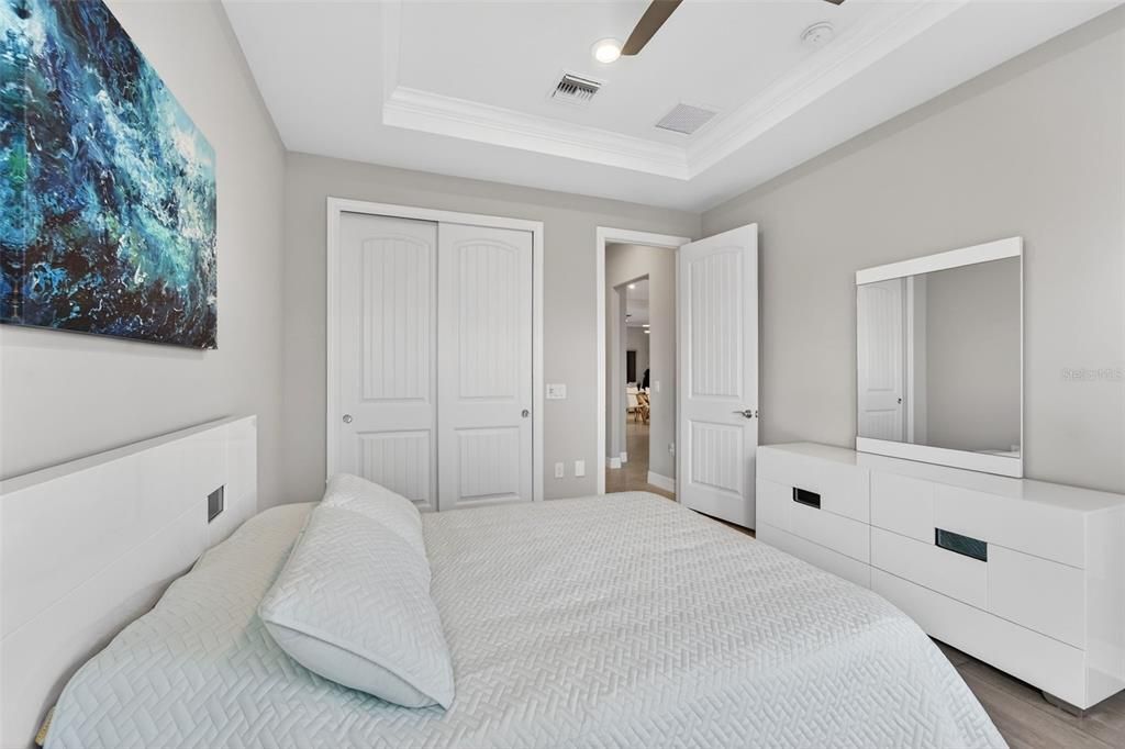 For Sale: $950,000 (3 beds, 3 baths, 2885 Square Feet)