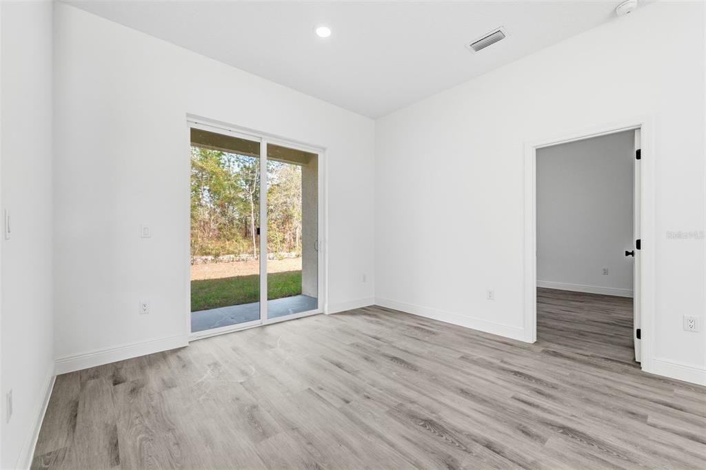 For Sale: $319,000 (4 beds, 2 baths, 1751 Square Feet)