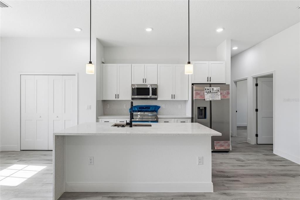 For Sale: $319,000 (4 beds, 2 baths, 1751 Square Feet)