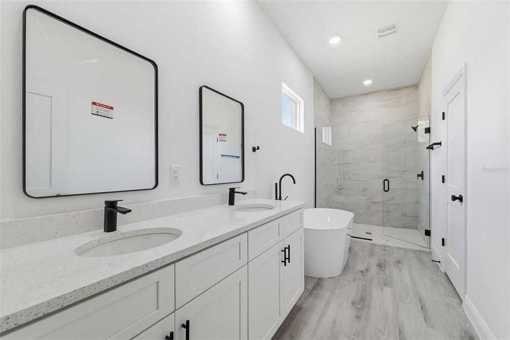 For Sale: $319,000 (4 beds, 2 baths, 1751 Square Feet)