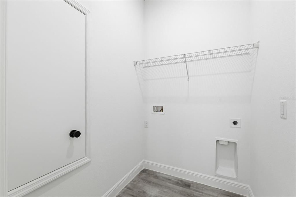 For Sale: $319,000 (4 beds, 2 baths, 1751 Square Feet)