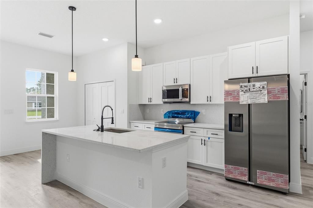 For Sale: $319,000 (4 beds, 2 baths, 1751 Square Feet)