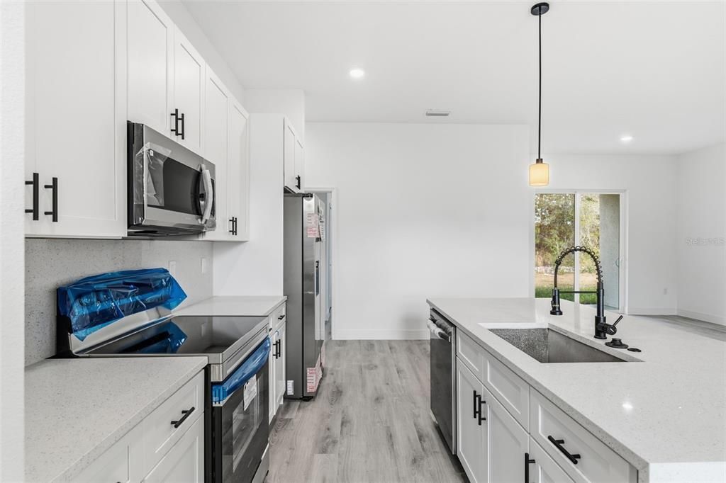 For Sale: $319,000 (4 beds, 2 baths, 1751 Square Feet)