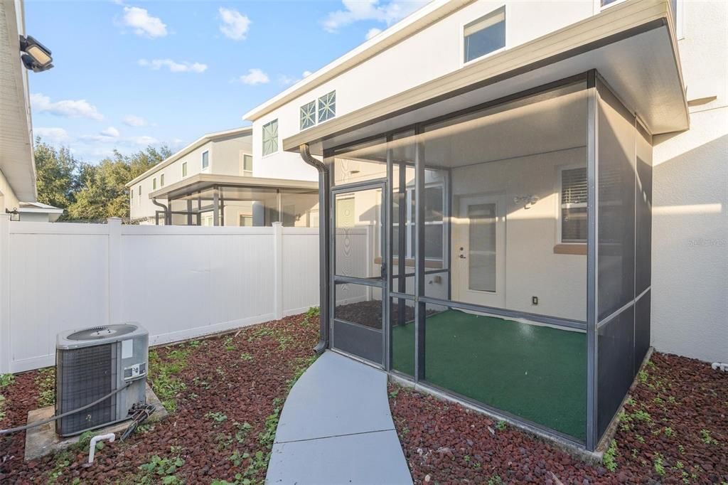 For Sale: $330,000 (2 beds, 2 baths, 1228 Square Feet)