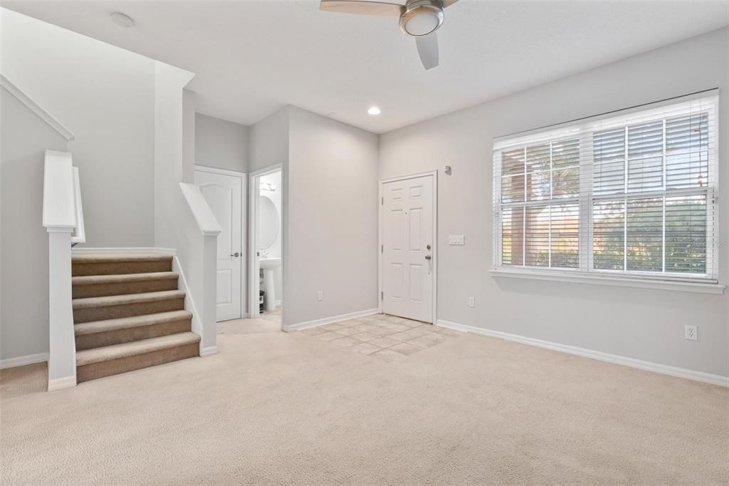 For Sale: $330,000 (2 beds, 2 baths, 1228 Square Feet)