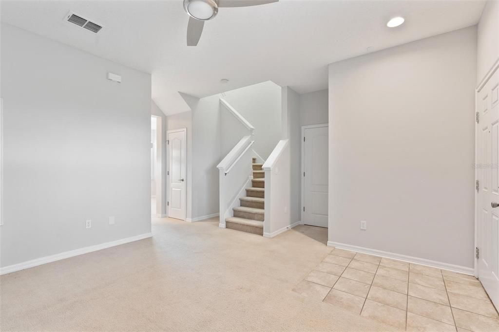 For Sale: $330,000 (2 beds, 2 baths, 1228 Square Feet)