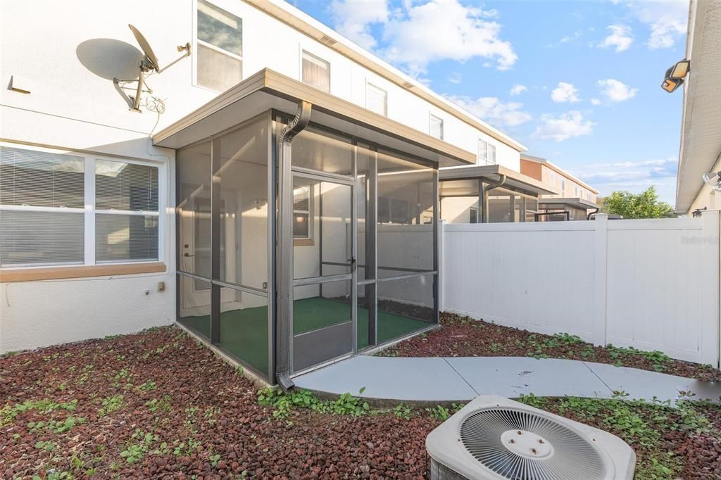 For Sale: $330,000 (2 beds, 2 baths, 1228 Square Feet)