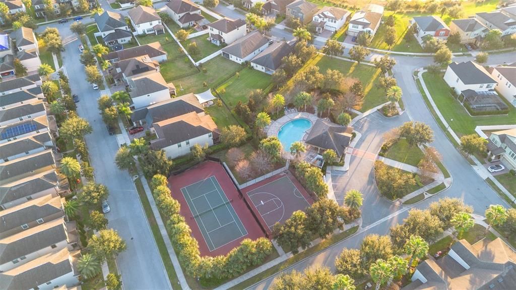 For Sale: $330,000 (2 beds, 2 baths, 1228 Square Feet)