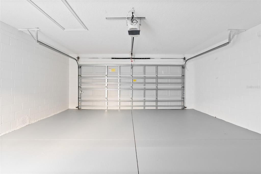 For Sale: $330,000 (2 beds, 2 baths, 1228 Square Feet)