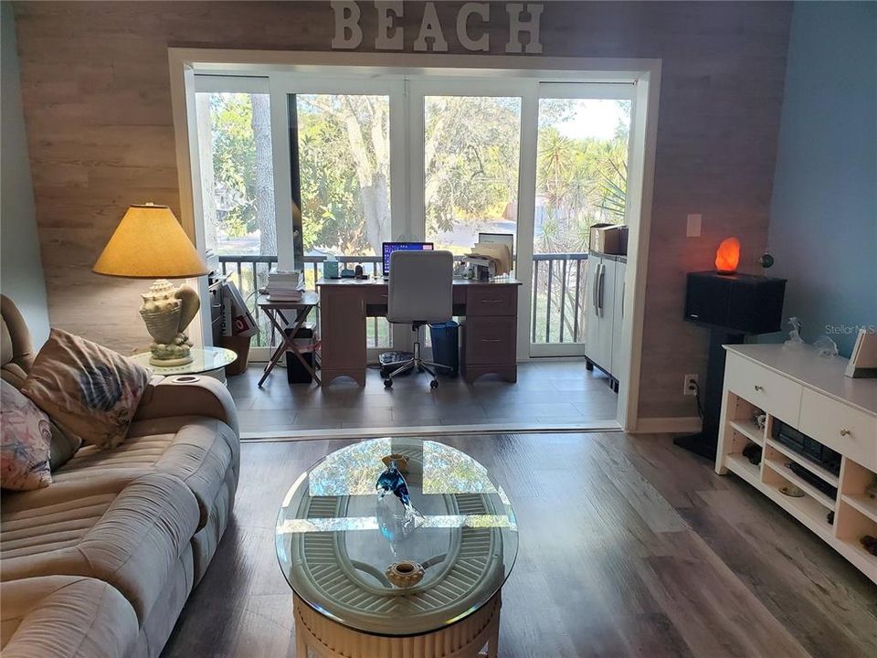 На продажу: $159,000 (1 спален, 1 ванн, 680 Квадратных фут)