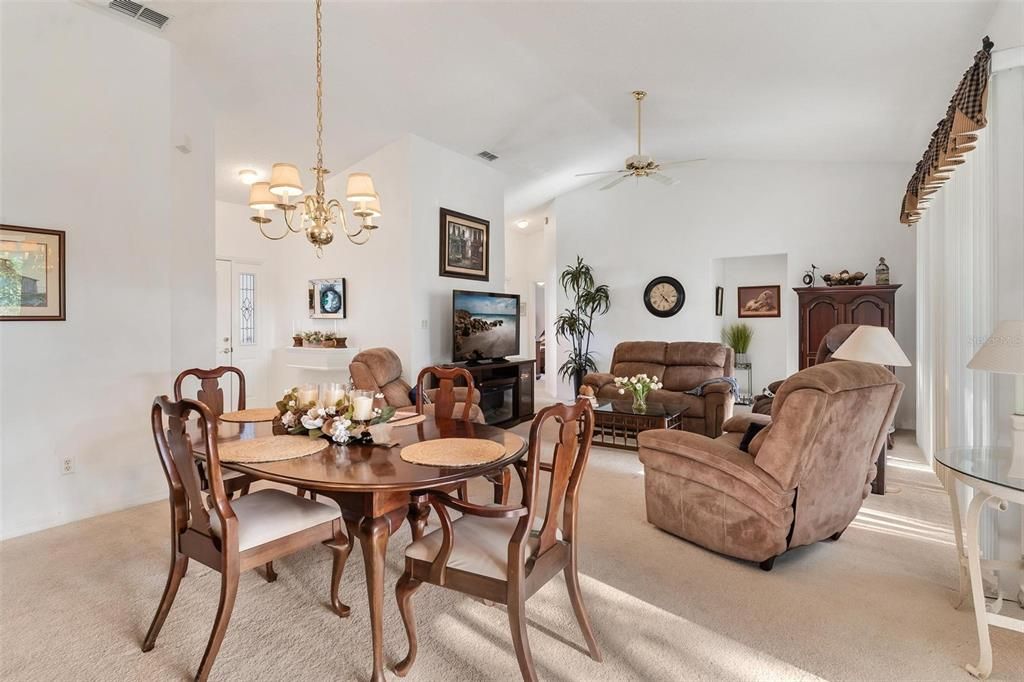 En Venta: $259,000 (2 camas, 2 baños, 1563 Pies cuadrados)