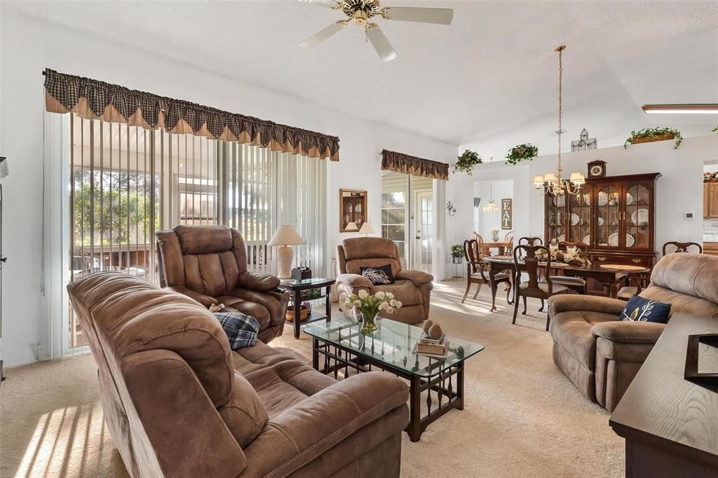 En Venta: $259,000 (2 camas, 2 baños, 1563 Pies cuadrados)