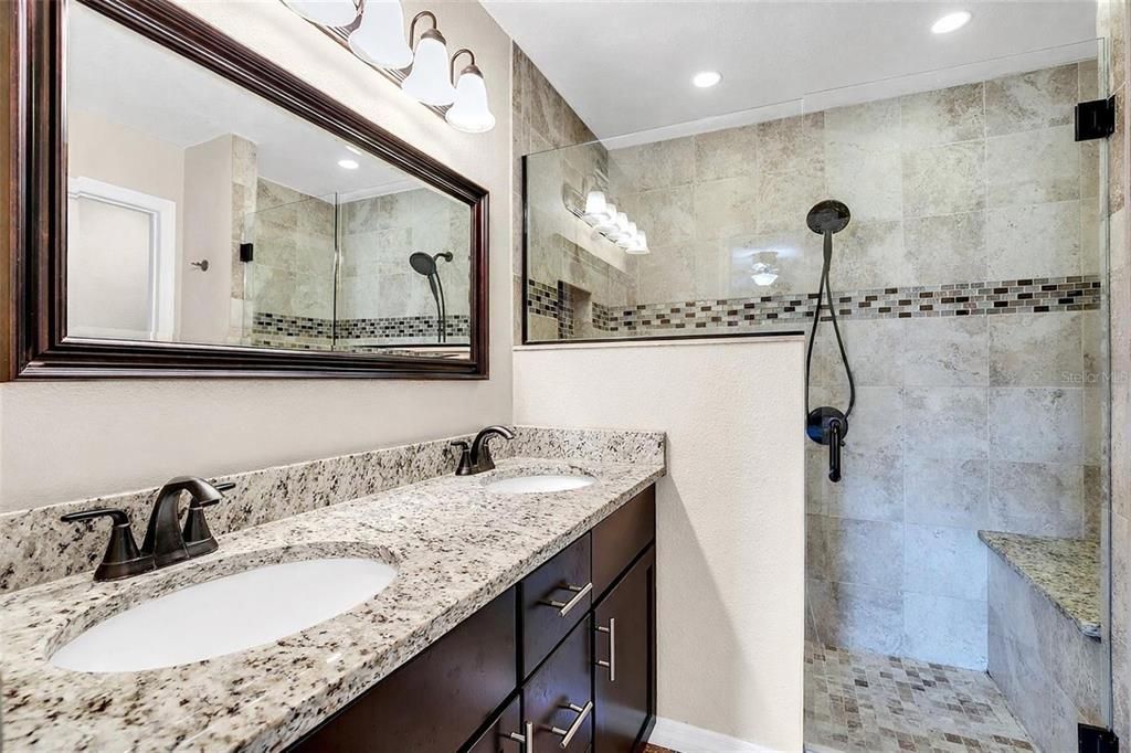 В аренду: $2,200 (2 спален, 2 ванн, 1018 Квадратных фут)