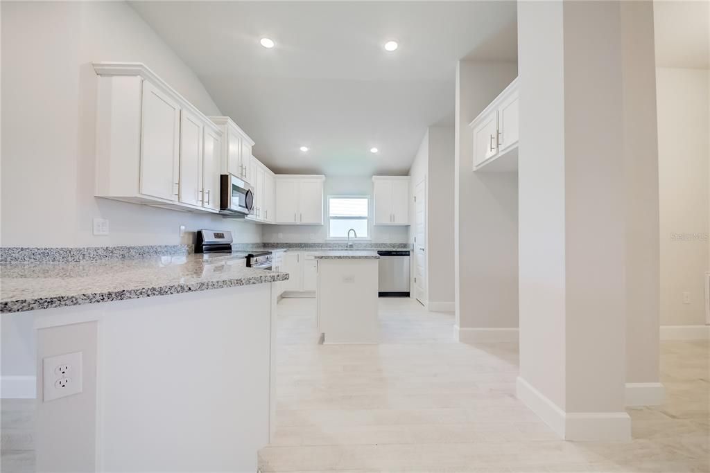 En Venta: $428,600 (4 camas, 3 baños, 2200 Pies cuadrados)