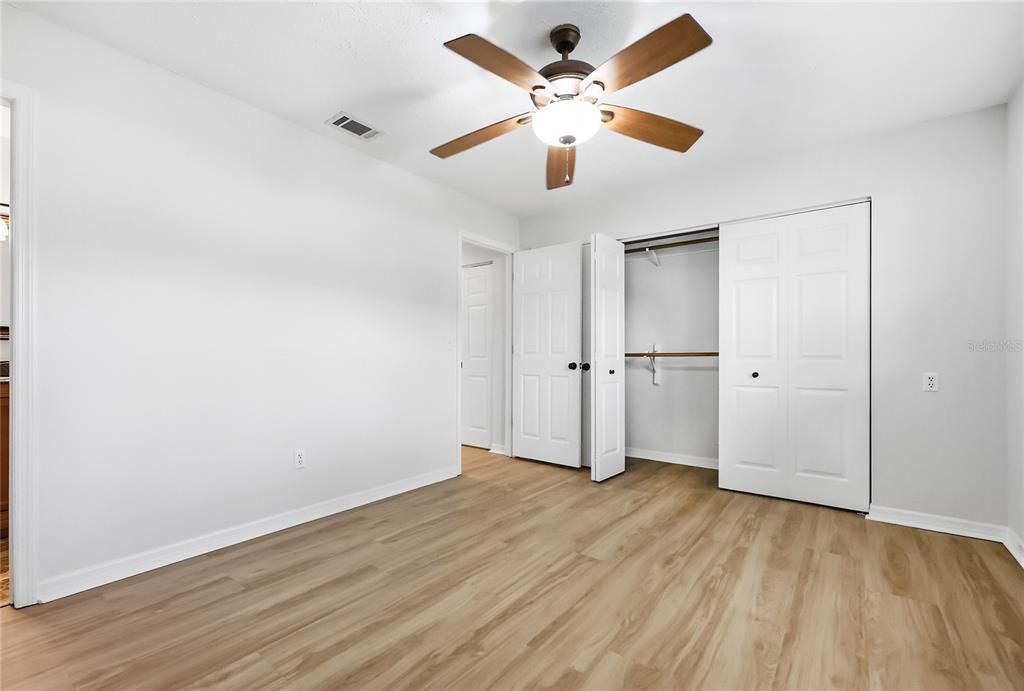 For Sale: $199,500 (2 beds, 2 baths, 1043 Square Feet)