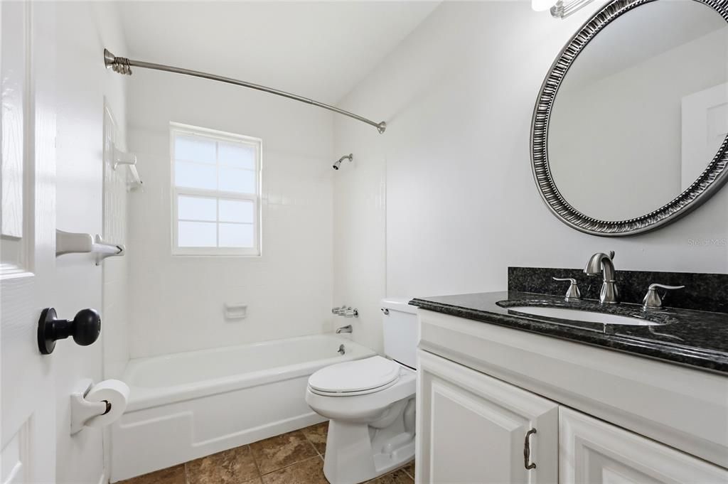 For Sale: $199,500 (2 beds, 2 baths, 1043 Square Feet)