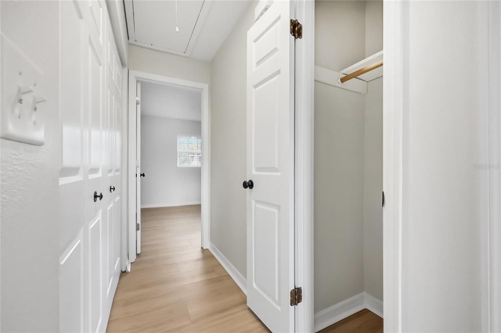 For Sale: $199,500 (2 beds, 2 baths, 1043 Square Feet)