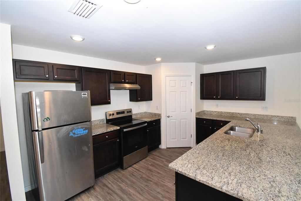 For Rent: $1,475 (3 beds, 2 baths, 1247 Square Feet)