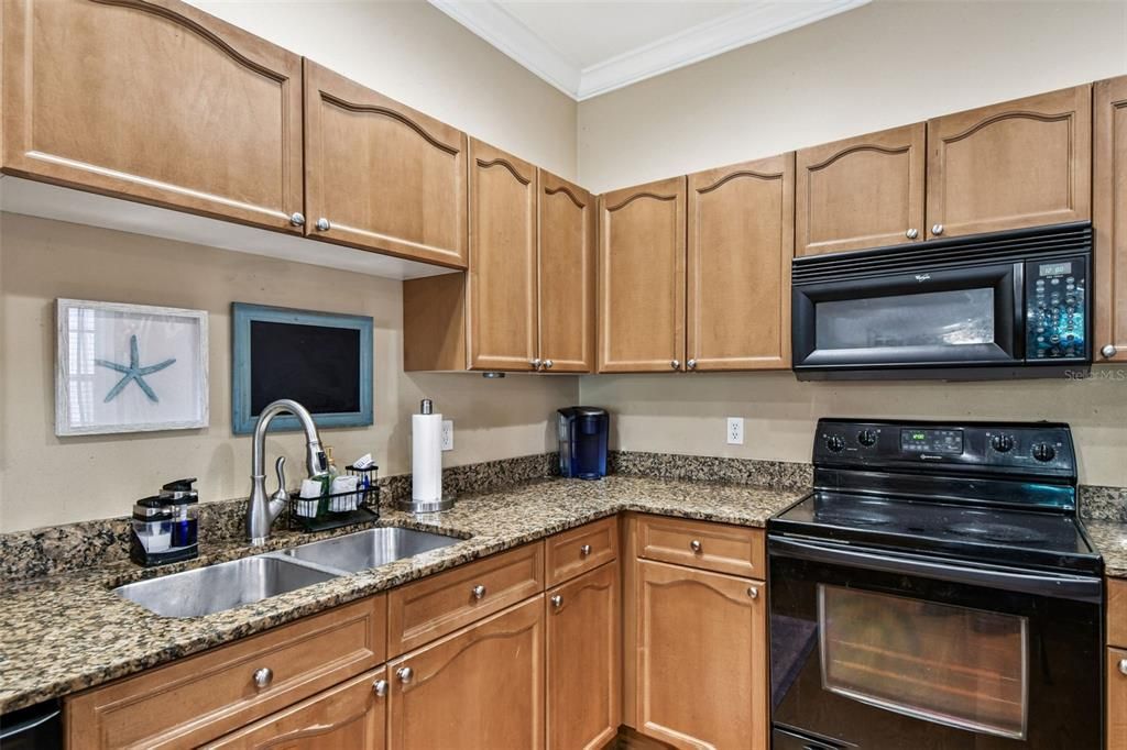 For Sale: $435,000 (3 beds, 2 baths, 1990 Square Feet)