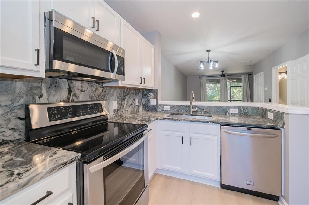 En Venta: $294,900 (2 camas, 2 baños, 1248 Pies cuadrados)