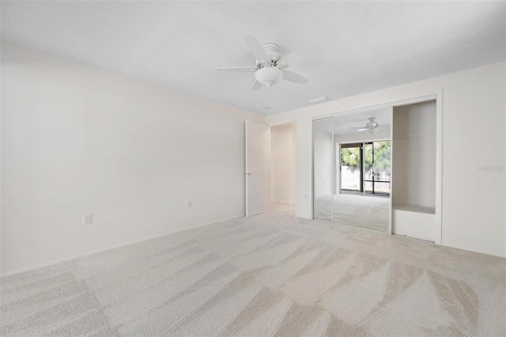 Active With Contract: $325,000 (2 beds, 2 baths, 1277 Square Feet)