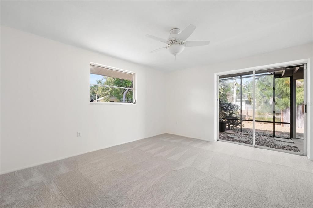 Active With Contract: $325,000 (2 beds, 2 baths, 1277 Square Feet)