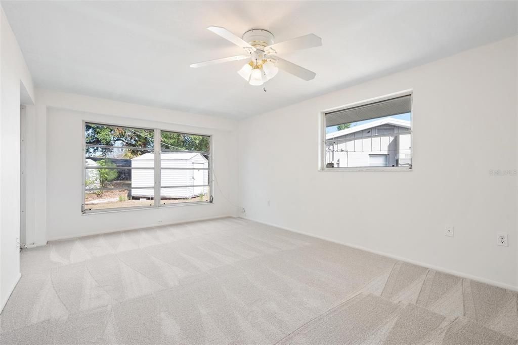 Active With Contract: $325,000 (2 beds, 2 baths, 1277 Square Feet)