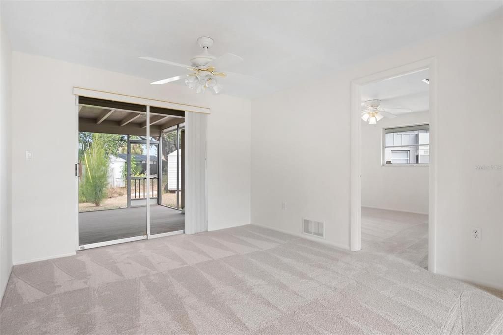 Active With Contract: $325,000 (2 beds, 2 baths, 1277 Square Feet)