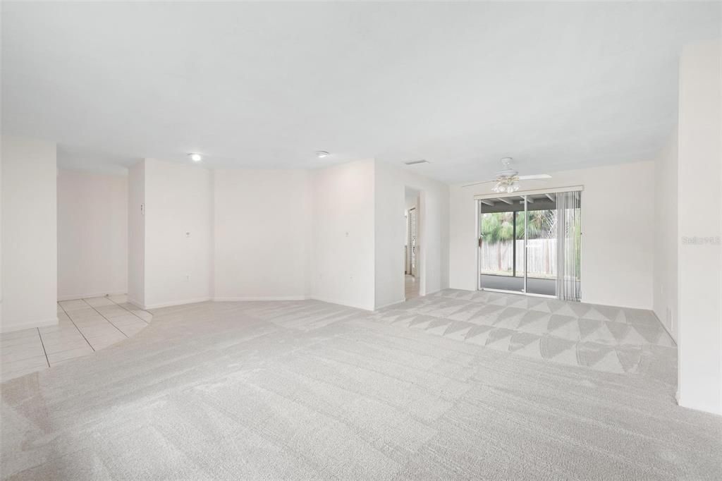 Active With Contract: $325,000 (2 beds, 2 baths, 1277 Square Feet)