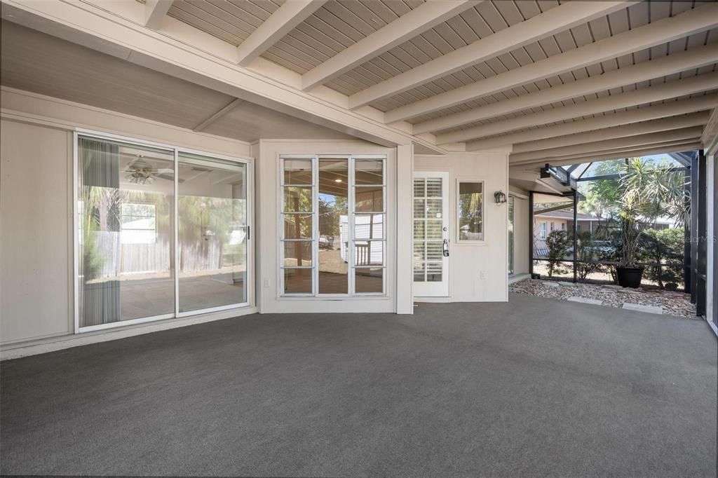 Active With Contract: $325,000 (2 beds, 2 baths, 1277 Square Feet)