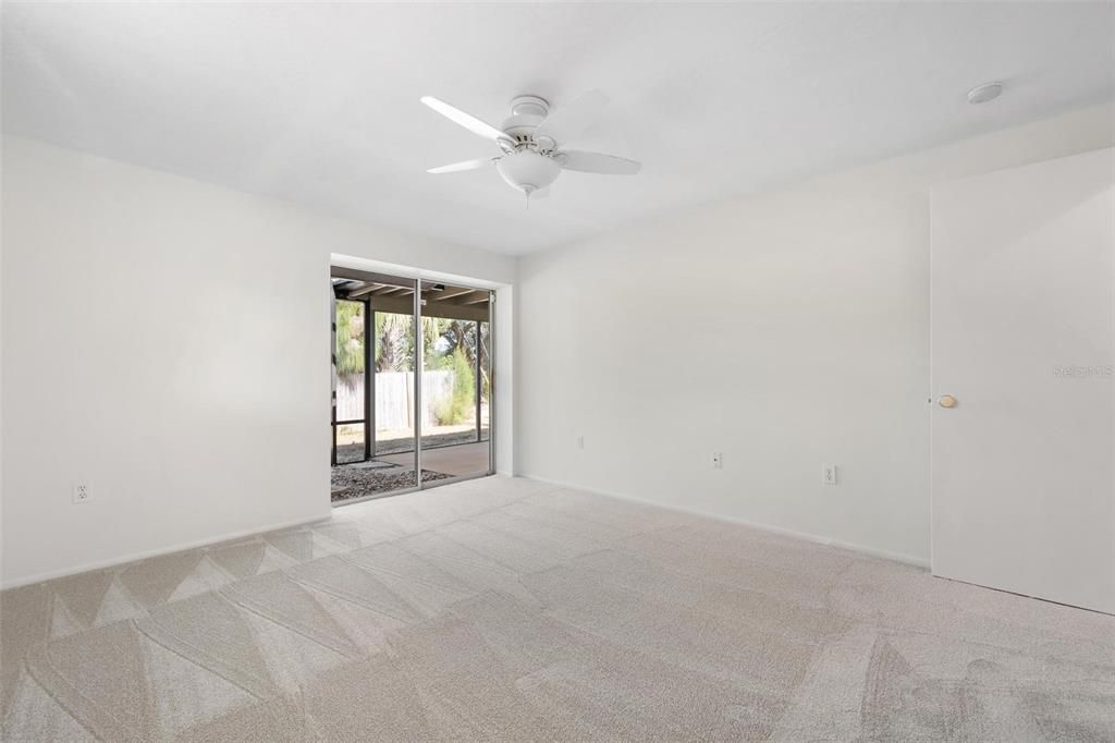 Active With Contract: $325,000 (2 beds, 2 baths, 1277 Square Feet)