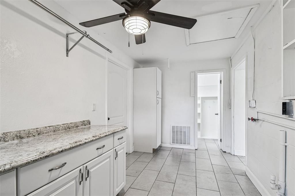 For Rent: $2,995 (4 beds, 3 baths, 2320 Square Feet)