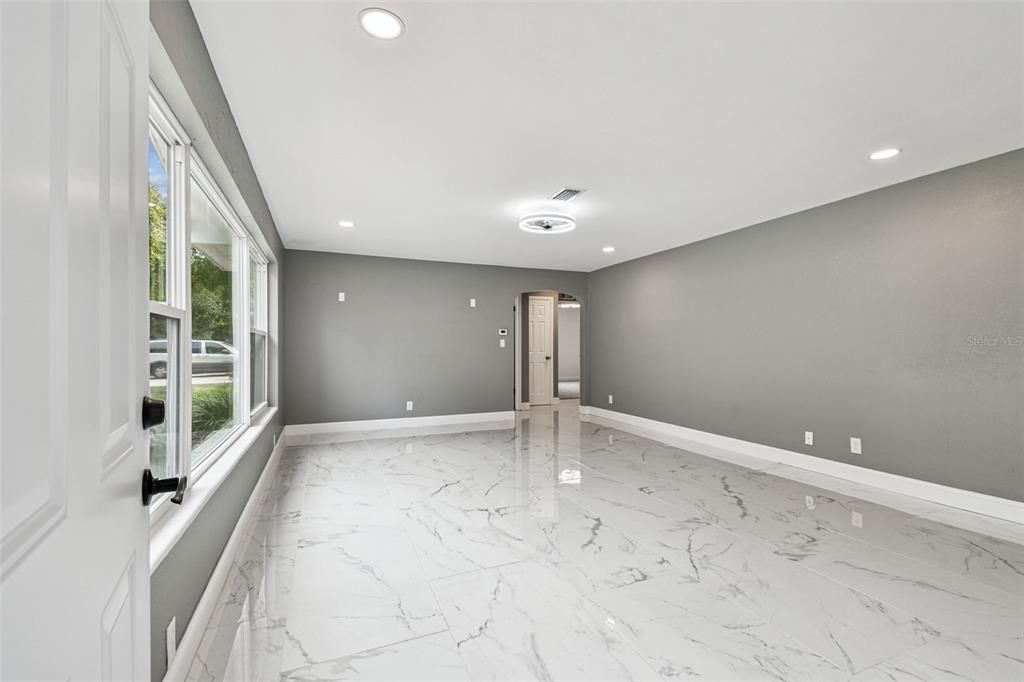 For Rent: $2,995 (4 beds, 3 baths, 2320 Square Feet)