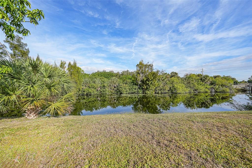 For Sale: $239,000 (2 beds, 2 baths, 1370 Square Feet)