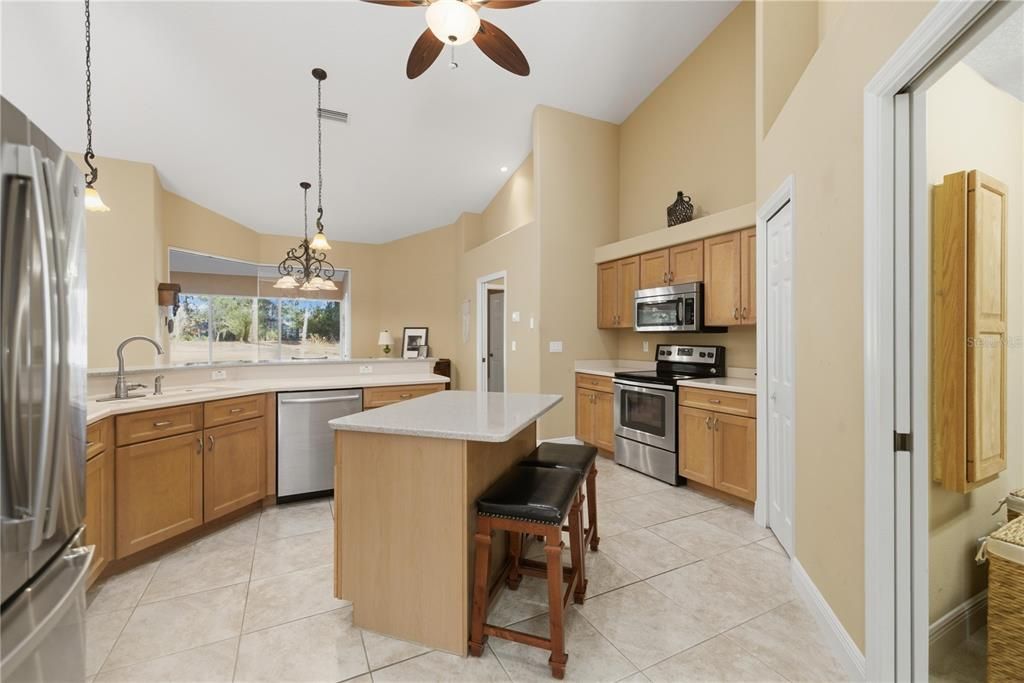 На продажу: $479,900 (3 спален, 2 ванн, 2299 Квадратных фут)