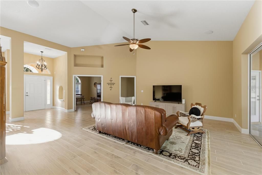 На продажу: $479,900 (3 спален, 2 ванн, 2299 Квадратных фут)