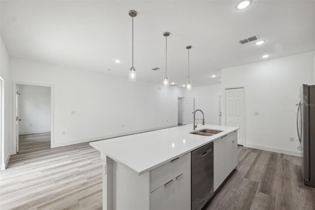 For Sale: $257,000 (4 beds, 2 baths, 1503 Square Feet)