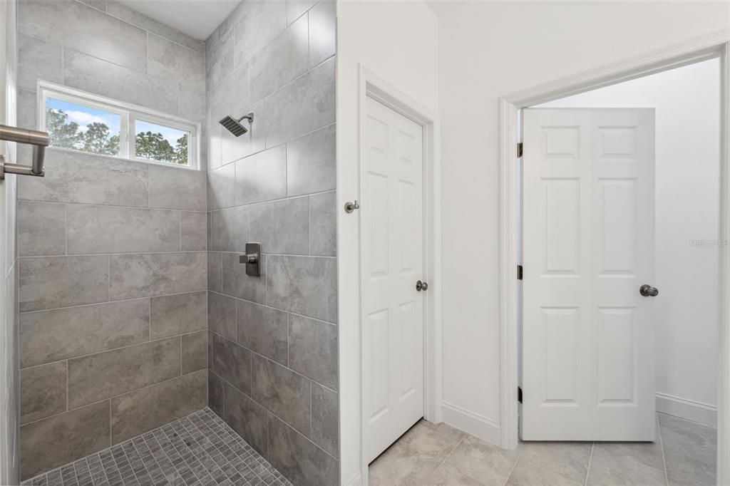 For Sale: $257,000 (4 beds, 2 baths, 1503 Square Feet)