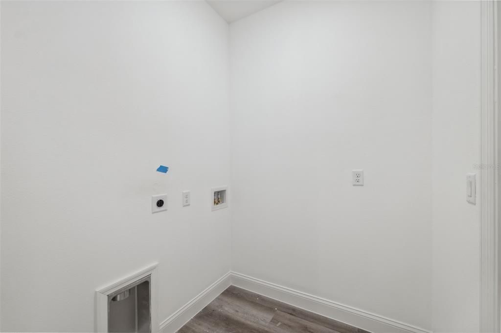 For Sale: $257,000 (4 beds, 2 baths, 1503 Square Feet)