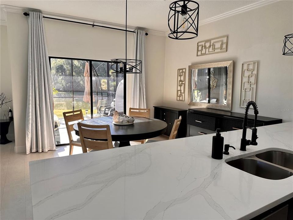 En Venta: $449,500 (3 camas, 2 baños, 1801 Pies cuadrados)