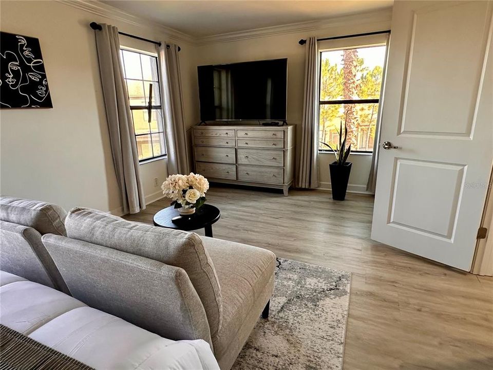 En Venta: $449,500 (3 camas, 2 baños, 1801 Pies cuadrados)