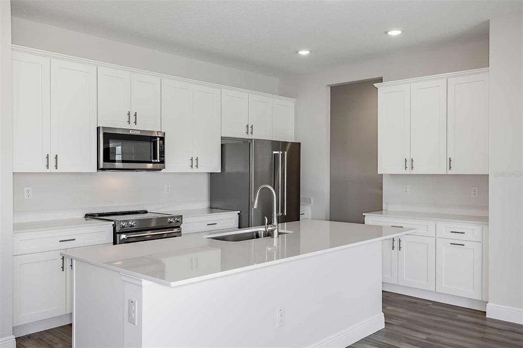 For Sale: $542,490 (5 beds, 3 baths, 3040 Square Feet)